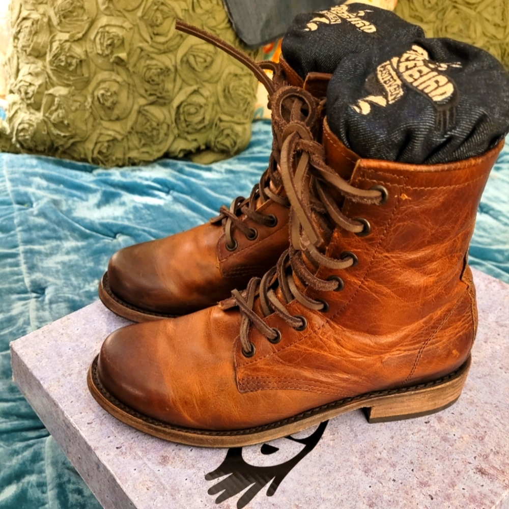 Freebird Manchester Boots
